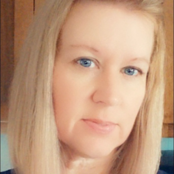 Meet your Posher, Amy - Picture 1 of 1